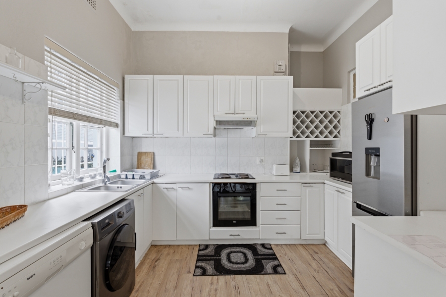 2 Bedroom Property for Sale in Sea Point Western Cape